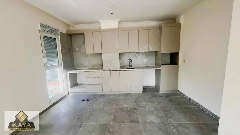 Döşemealtı Tam Merkezde Cadde Üstü Doğa Manzaralı 2+1