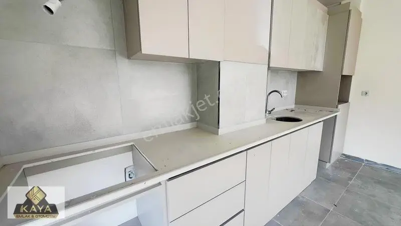 Döşemealtı Tam Merkezde Cadde Üstü Doğa Manzaralı 2+1 — fotoğraf 3
