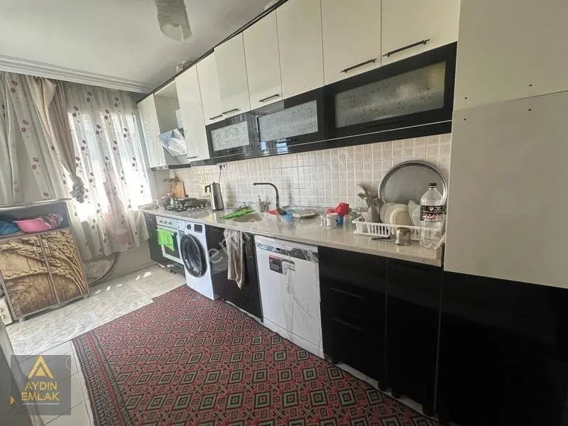 Aydın'dan Merkezi Konumda 3+1 Asansörlü Fırsat Satılık Daire — fotoğraf 2