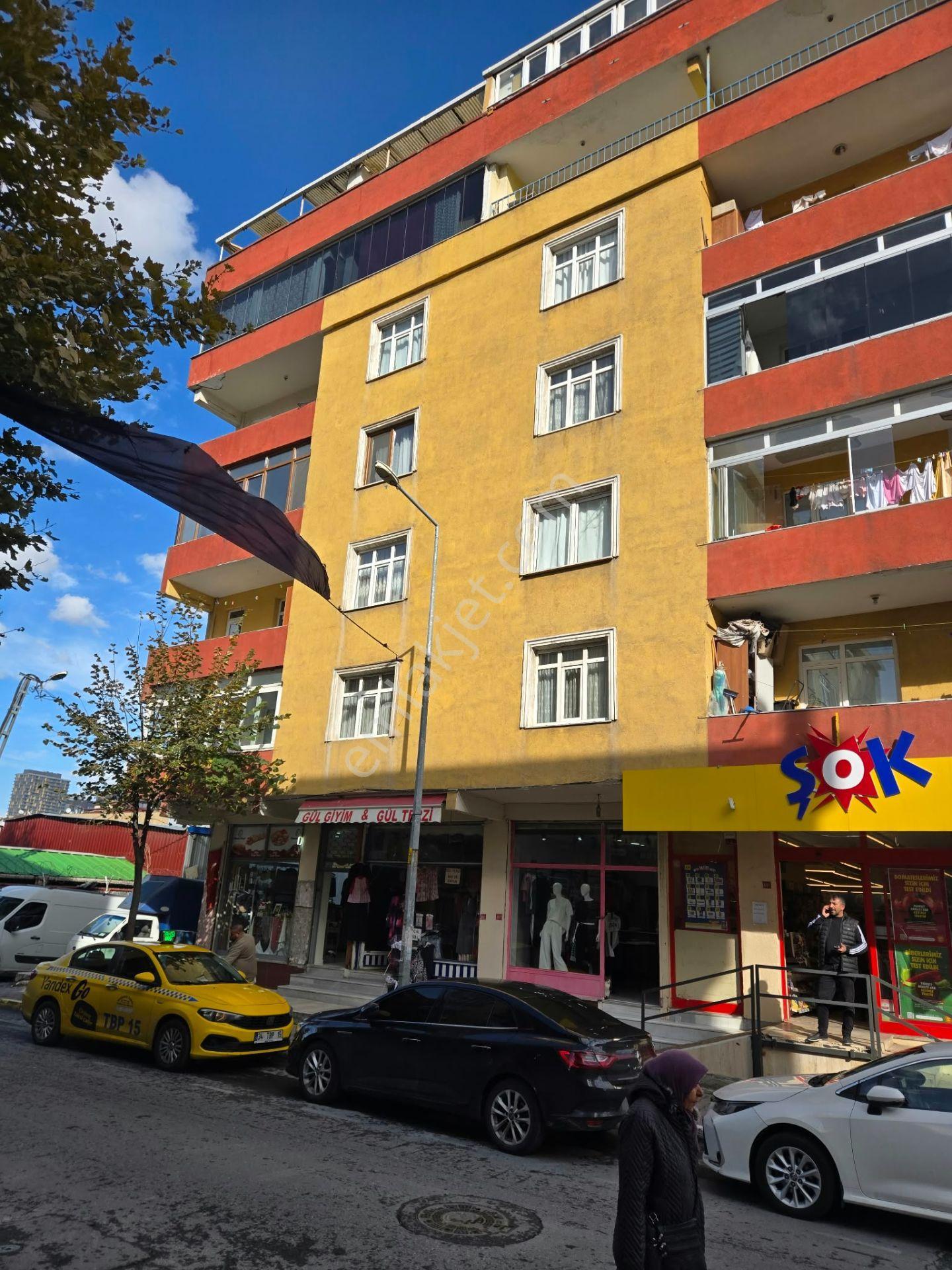 Zeynebiye Caddesinde 3+1 Kelepir Daire 150m2