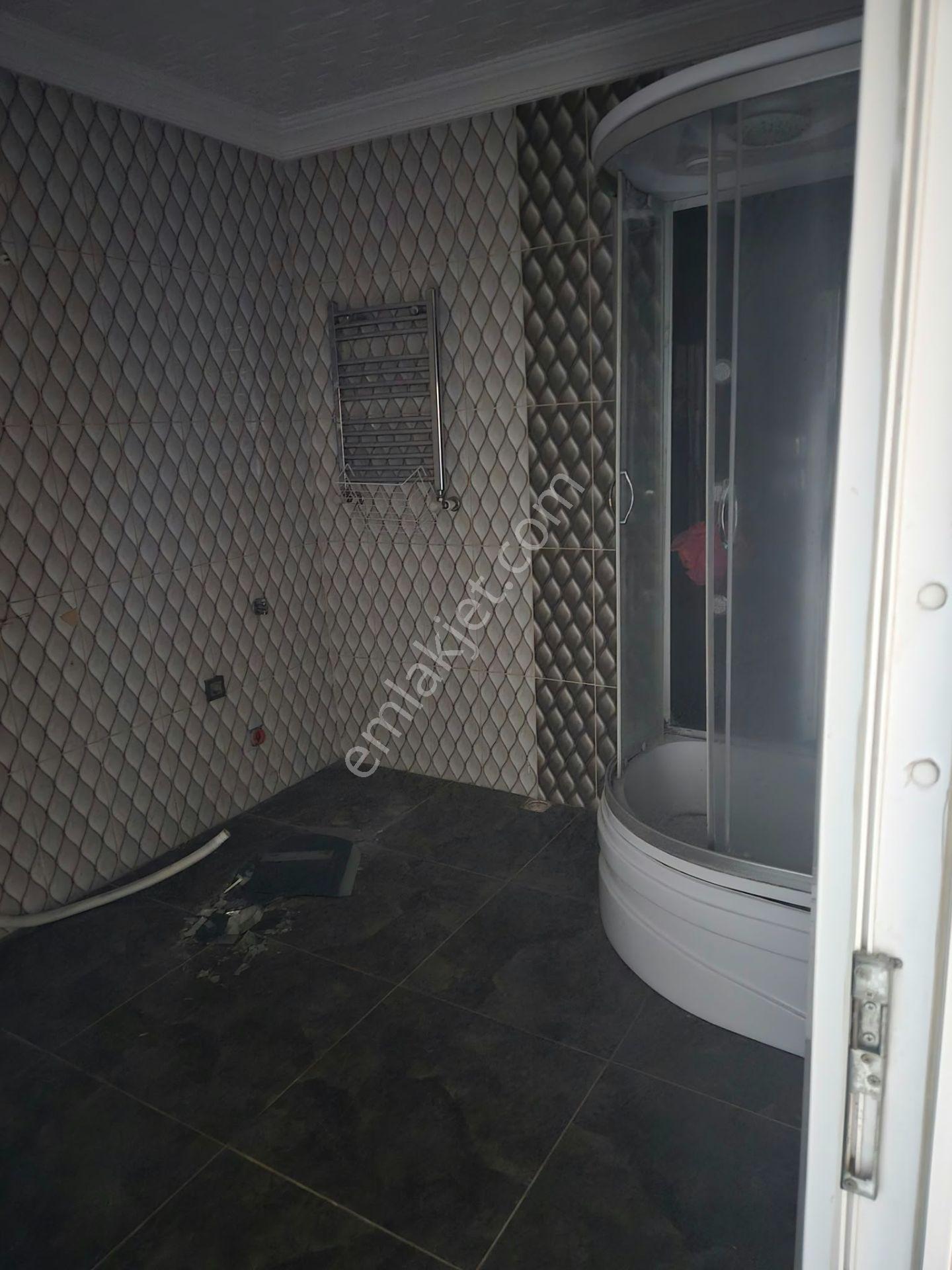Zeynebiye Caddesinde 3+1 Kelepir Daire 150m2 — fotoğraf 4