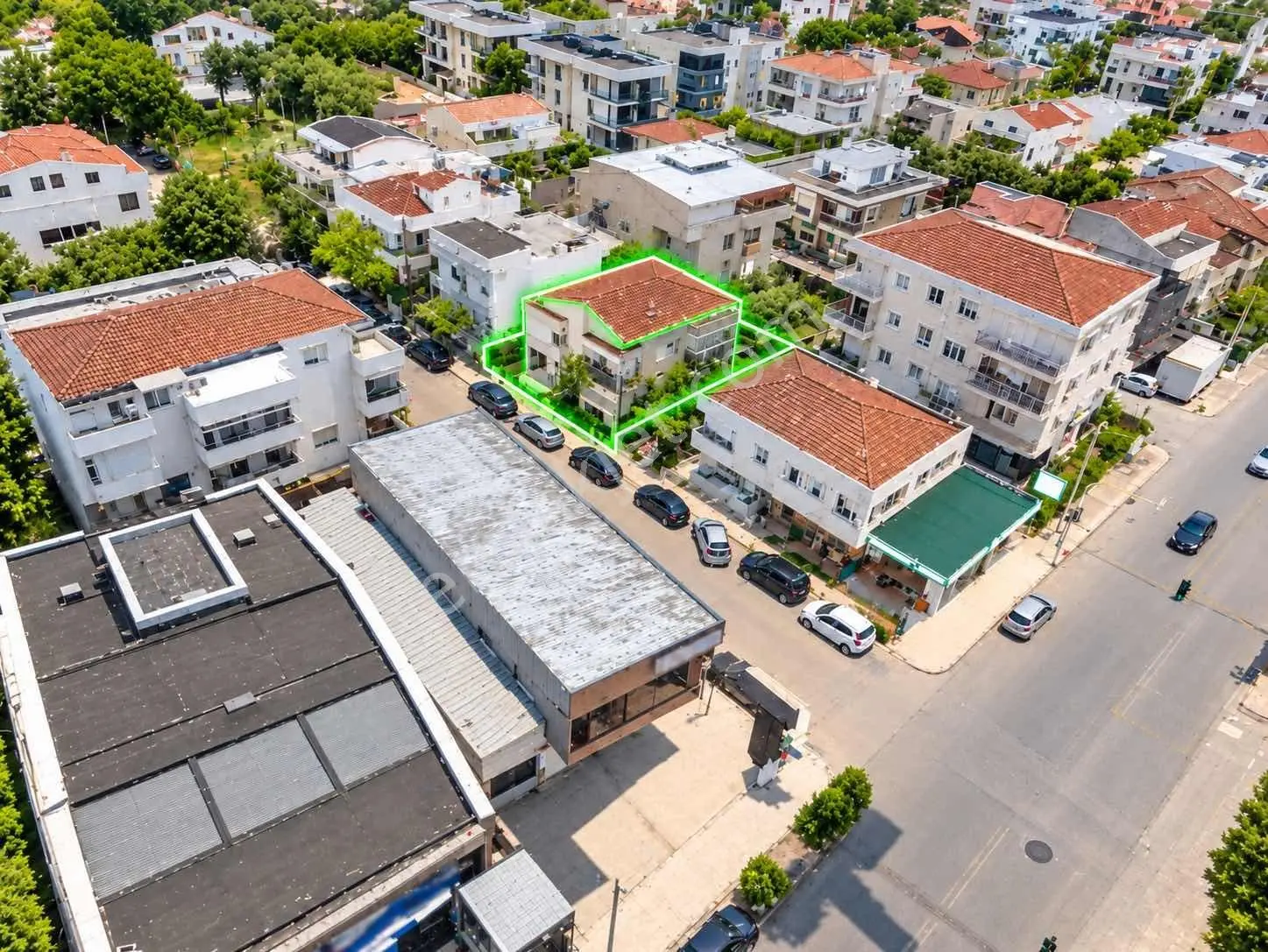 İzmir Güzelbahçede Denize 50 Metre Mesafede Villa Ve Arsa