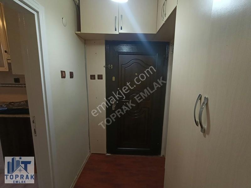 Toprak Emlaktan Çankaya Mah. Göçmen Evlerinde Satılık 2+1 Daire. — fotoğraf 12