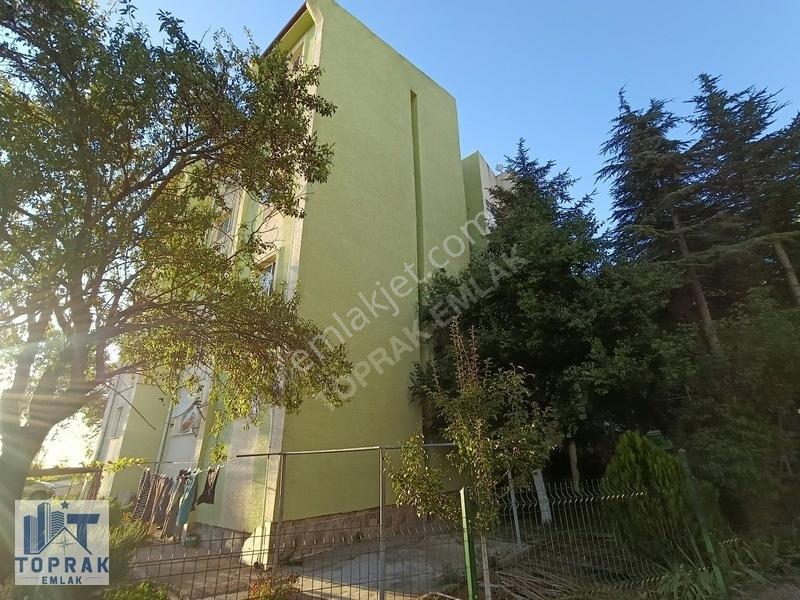 Toprak Emlaktan Çankaya Mah. Göçmen Evlerinde Satılık 2+1 Daire. — fotoğraf 13