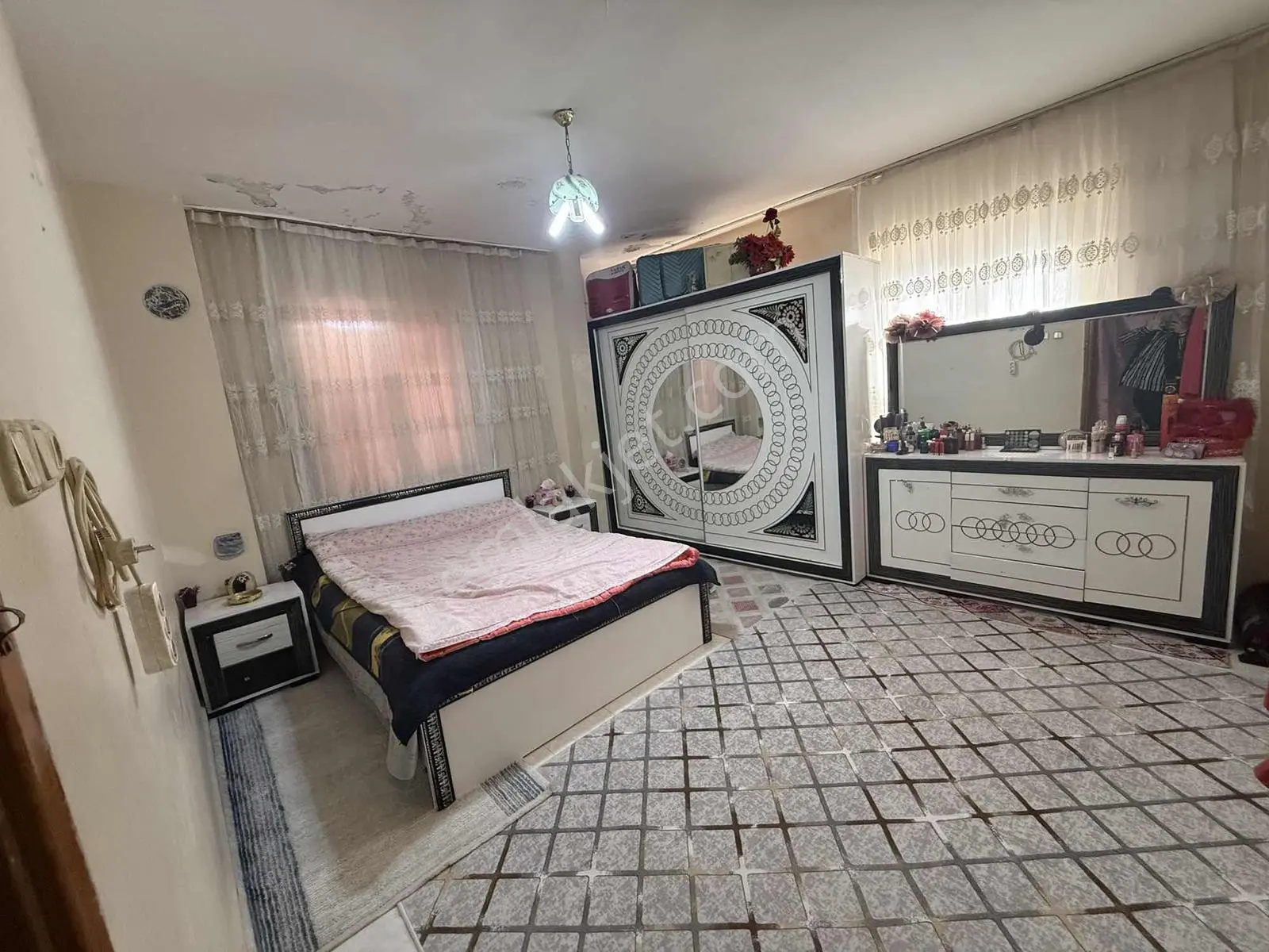 Demir Emlak'tan Sırrın'da Satılık Tapulu 3 Katlı Ev — fotoğraf 5