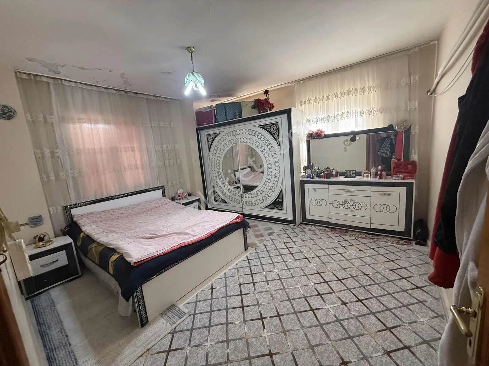 Demir Emlak'tan Sırrın'da Satılık Tapulu 3 Katlı Ev — fotoğraf 6
