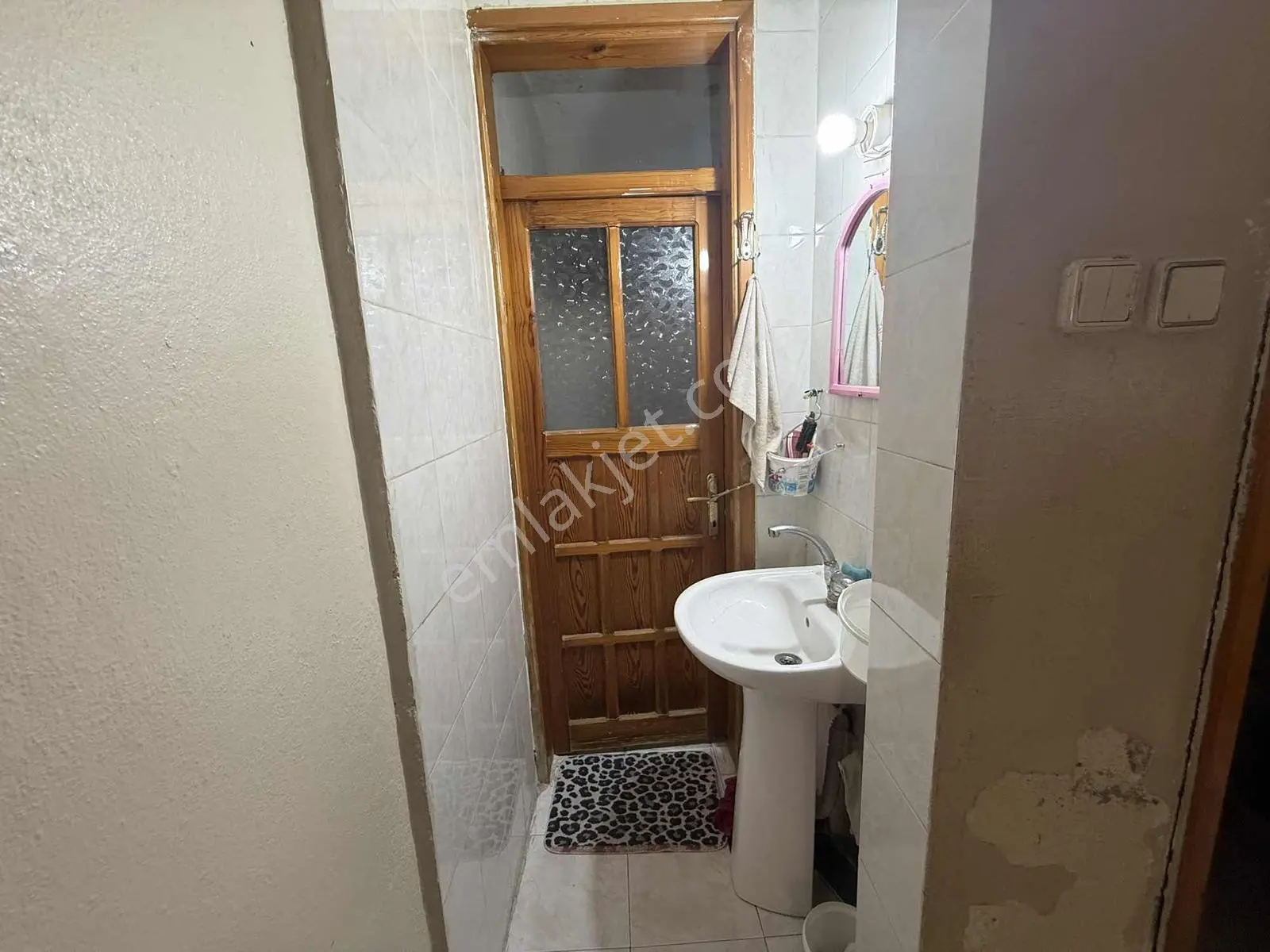 Demir Emlak'tan Sırrın'da Satılık Tapulu 3 Katlı Ev — fotoğraf 13
