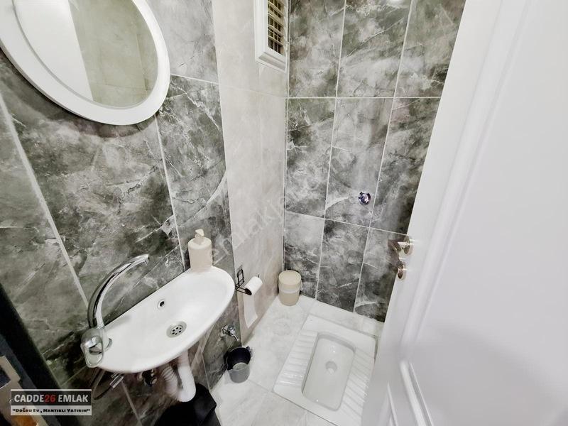 Cadde26 Dan Esenli Caddesinin Dibinde Satılık 2+1 Daire — fotoğraf 9