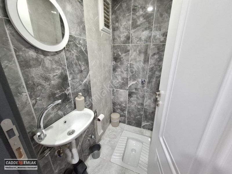 Cadde26 Dan Esenli Caddesinin Dibinde Satılık 2+1 Daire — fotoğraf 10