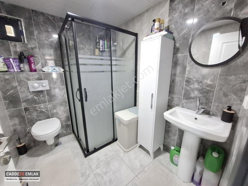 Cadde26 Dan Esenli Caddesinin Dibinde Satılık 2+1 Daire — fotoğraf 11