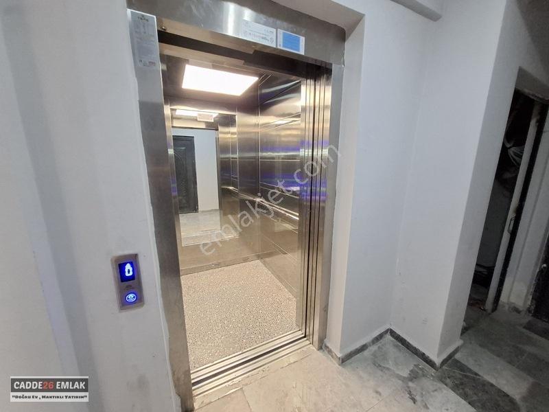 Cadde26 Dan Esenli Caddesinin Dibinde Satılık 2+1 Daire — fotoğraf 24