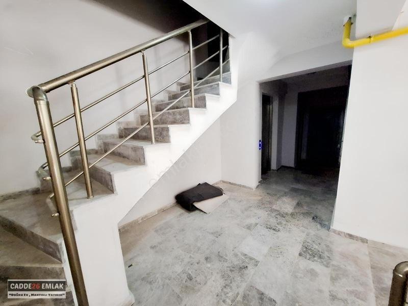 Cadde26 Dan Esenli Caddesinin Dibinde Satılık 2+1 Daire — fotoğraf 25