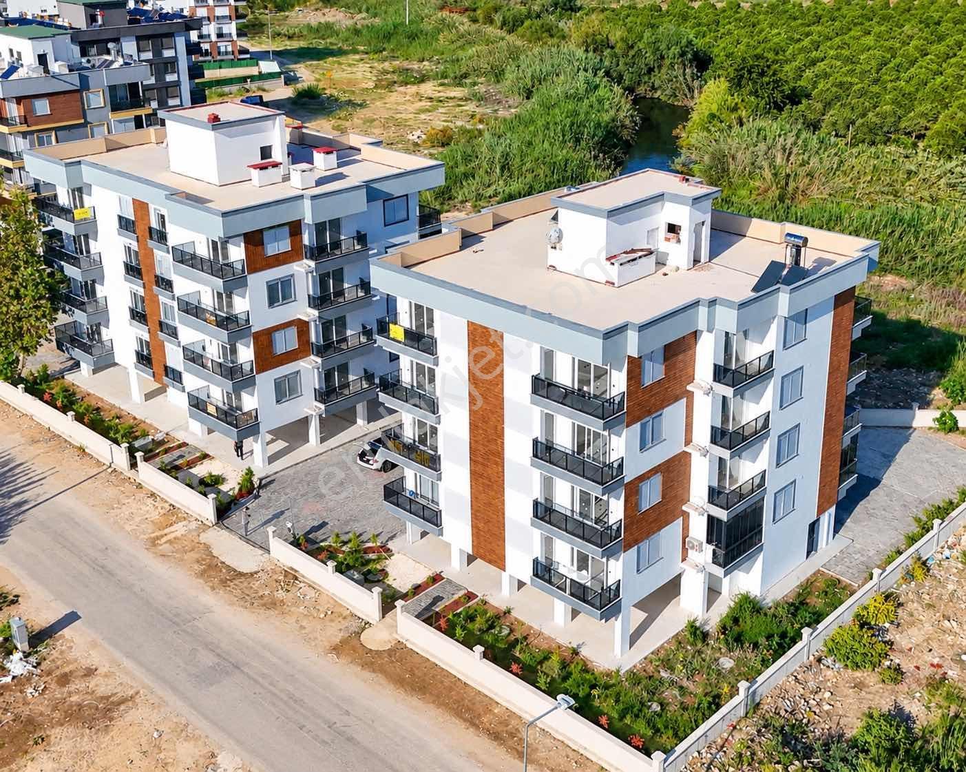Finike Kum Mahellesinde Amerikan Mutfaklı 2+1 Satılık Daire — fotoğraf 2