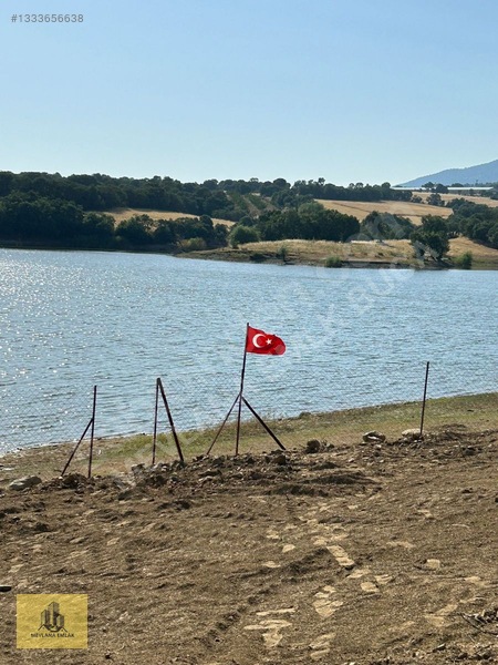 Gölete Sıfır Köye 300metre Uzaklıkta Resmi Yol Var Mustekil Tapu — fotoğraf 9