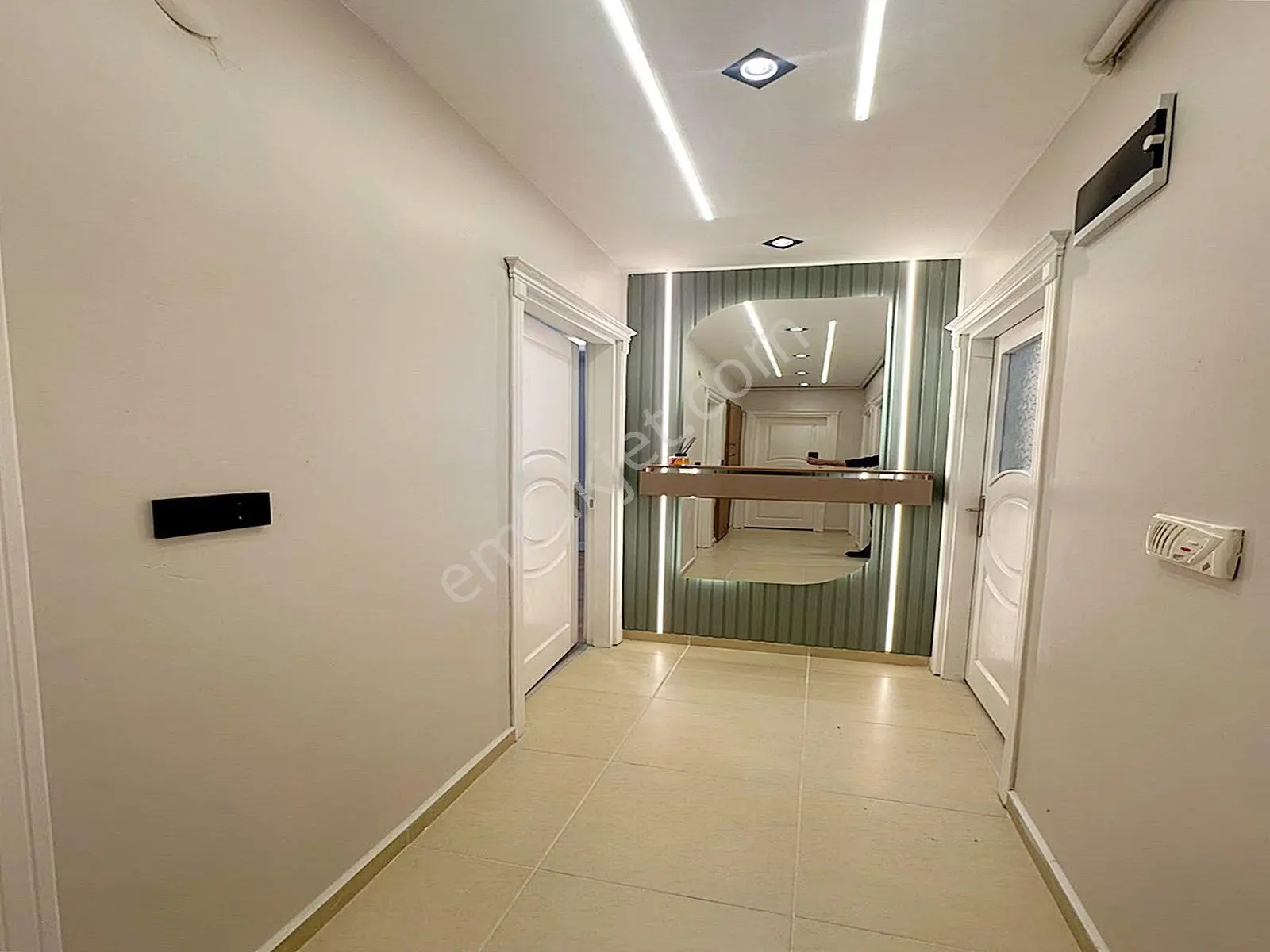 Metrobüse Yürüme Mesafesinde Ultra Lüx 2+1 İskanlı Satılık Arakat Daire!!! — fotoğraf 17