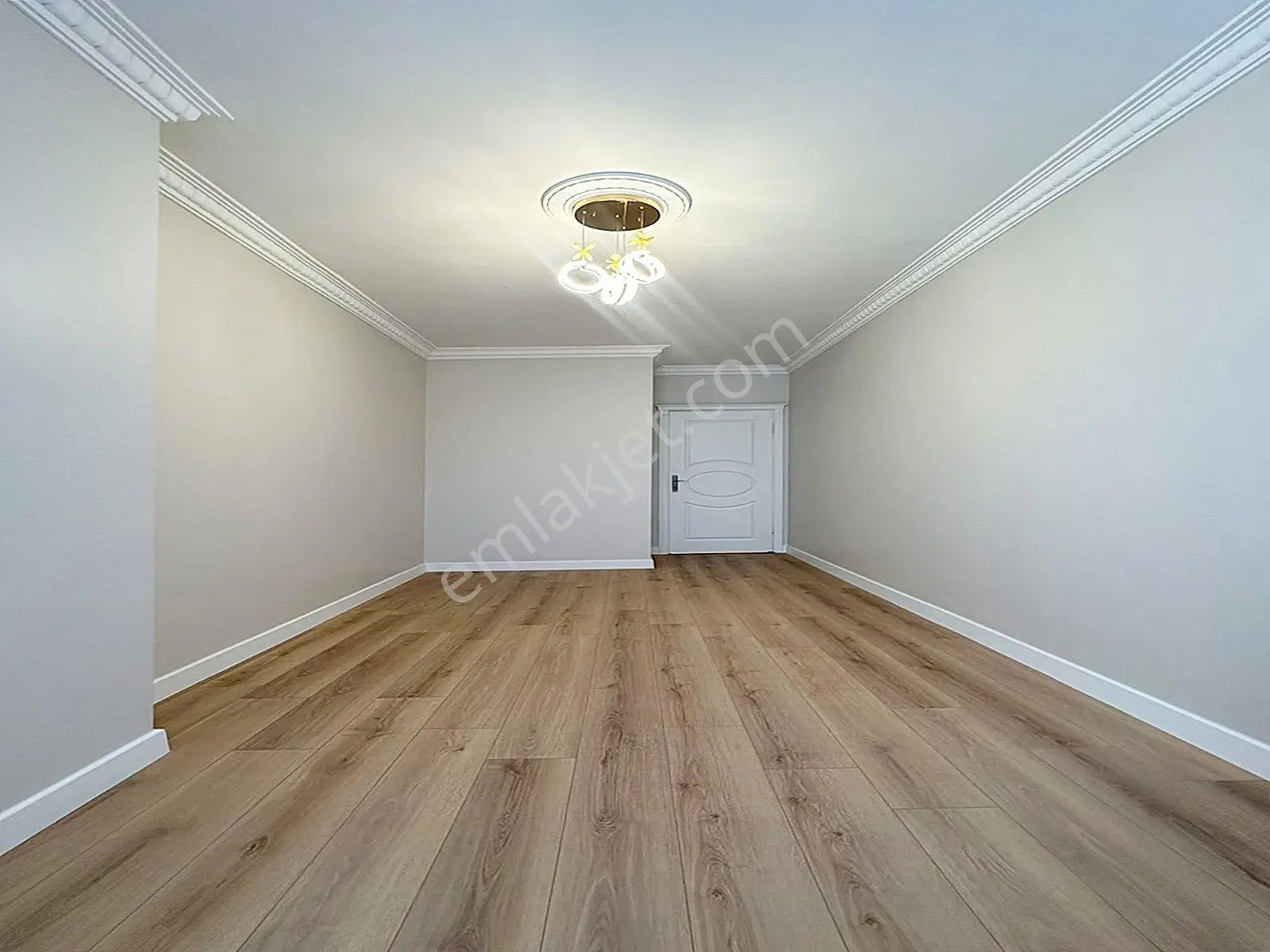 Metrobüse Yürüme Mesafesinde Ultra Lüx 2+1 İskanlı Satılık Arakat Daire!!! — fotoğraf 22