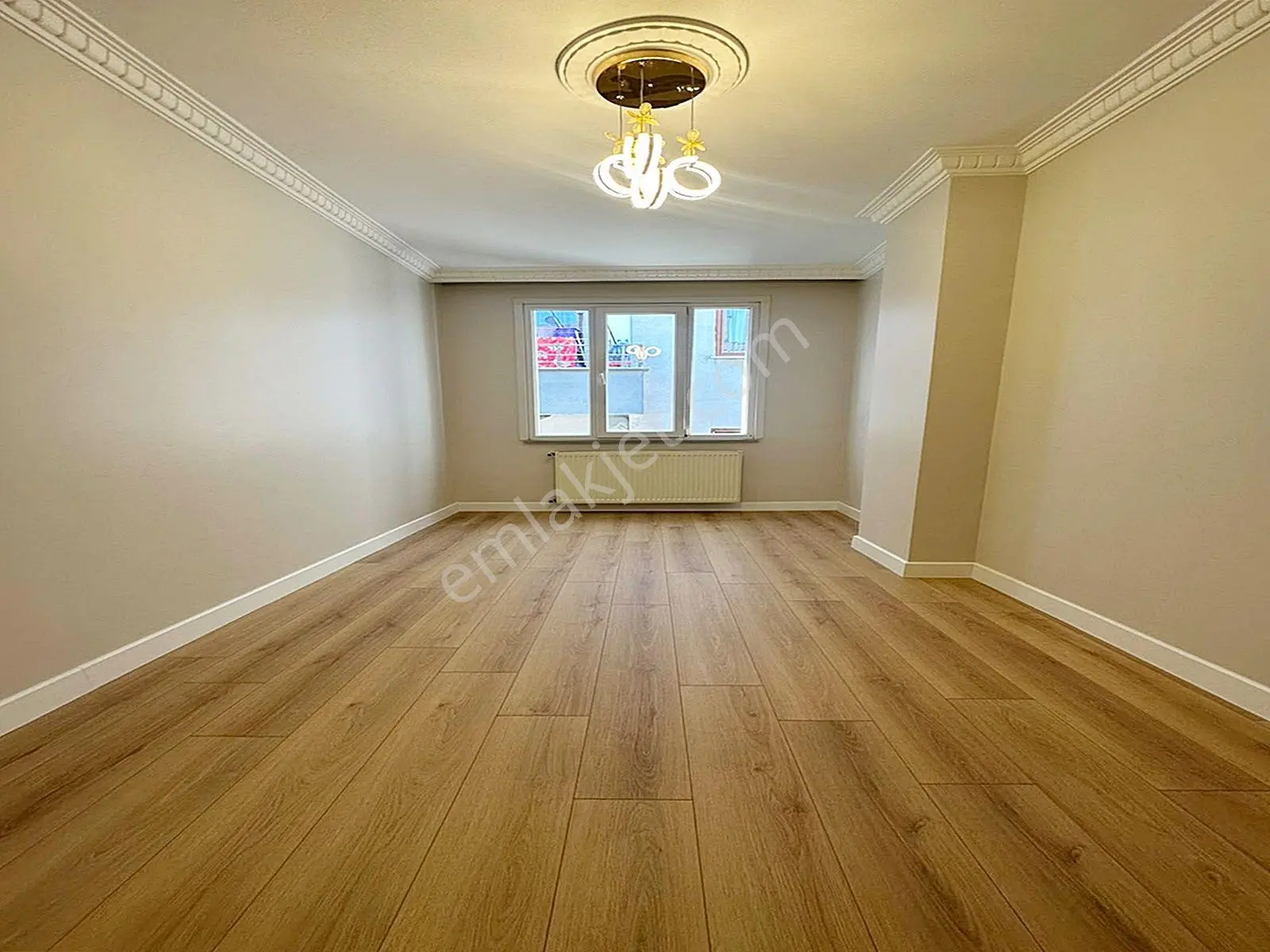 Metrobüse Yürüme Mesafesinde Ultra Lüx 2+1 İskanlı Satılık Arakat Daire!!! — fotoğraf 25