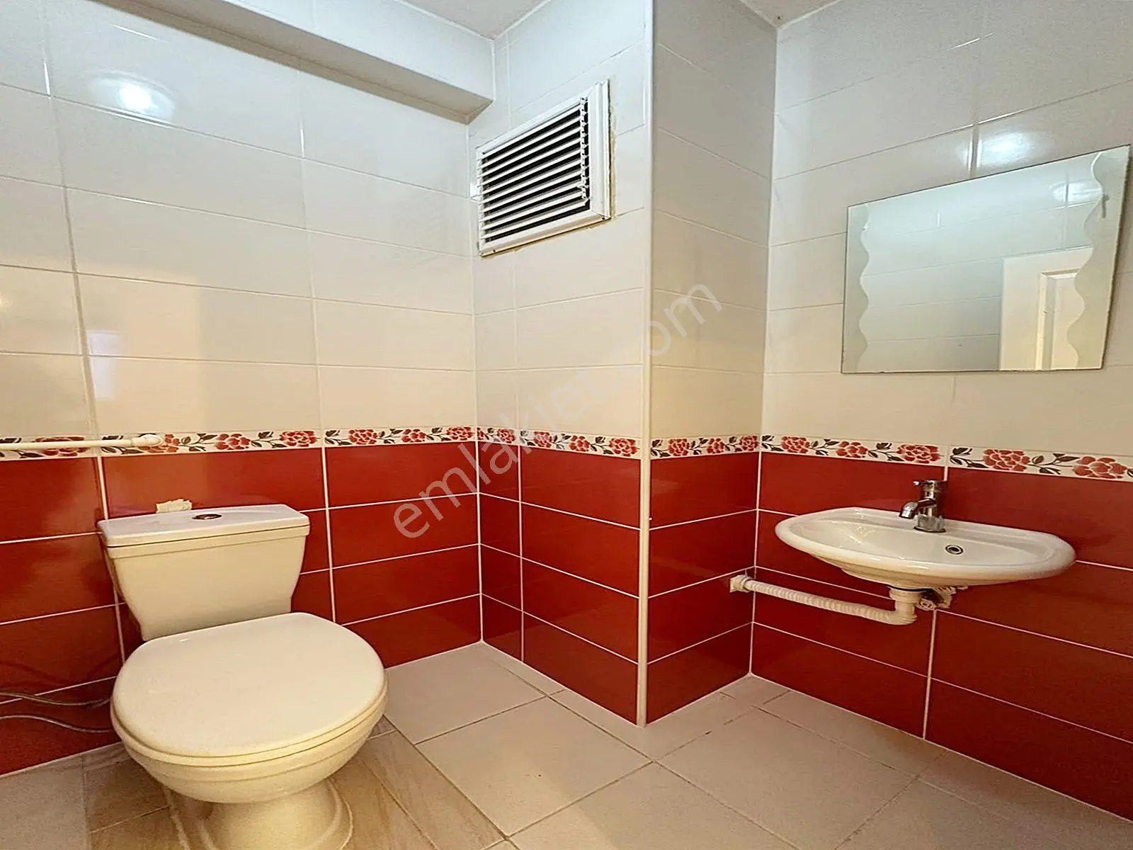 Metrobüse Yürüme Mesafesinde Ultra Lüx 2+1 İskanlı Satılık Arakat Daire!!! — fotoğraf 27