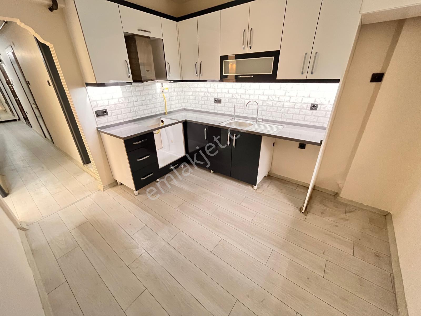 Üçyol Meydan Metro Yakını Lüks Dekorlu 3+1 115m2 Arakat Daire — fotoğraf 8