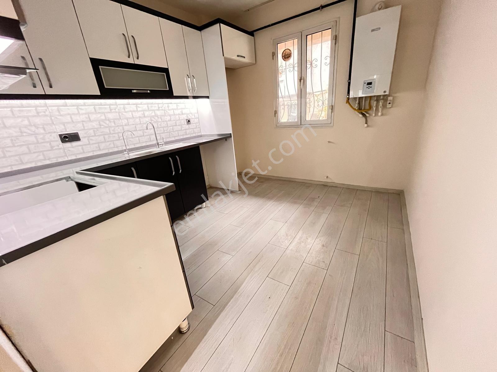 Üçyol Meydan Metro Yakını Lüks Dekorlu 3+1 115m2 Arakat Daire — fotoğraf 9