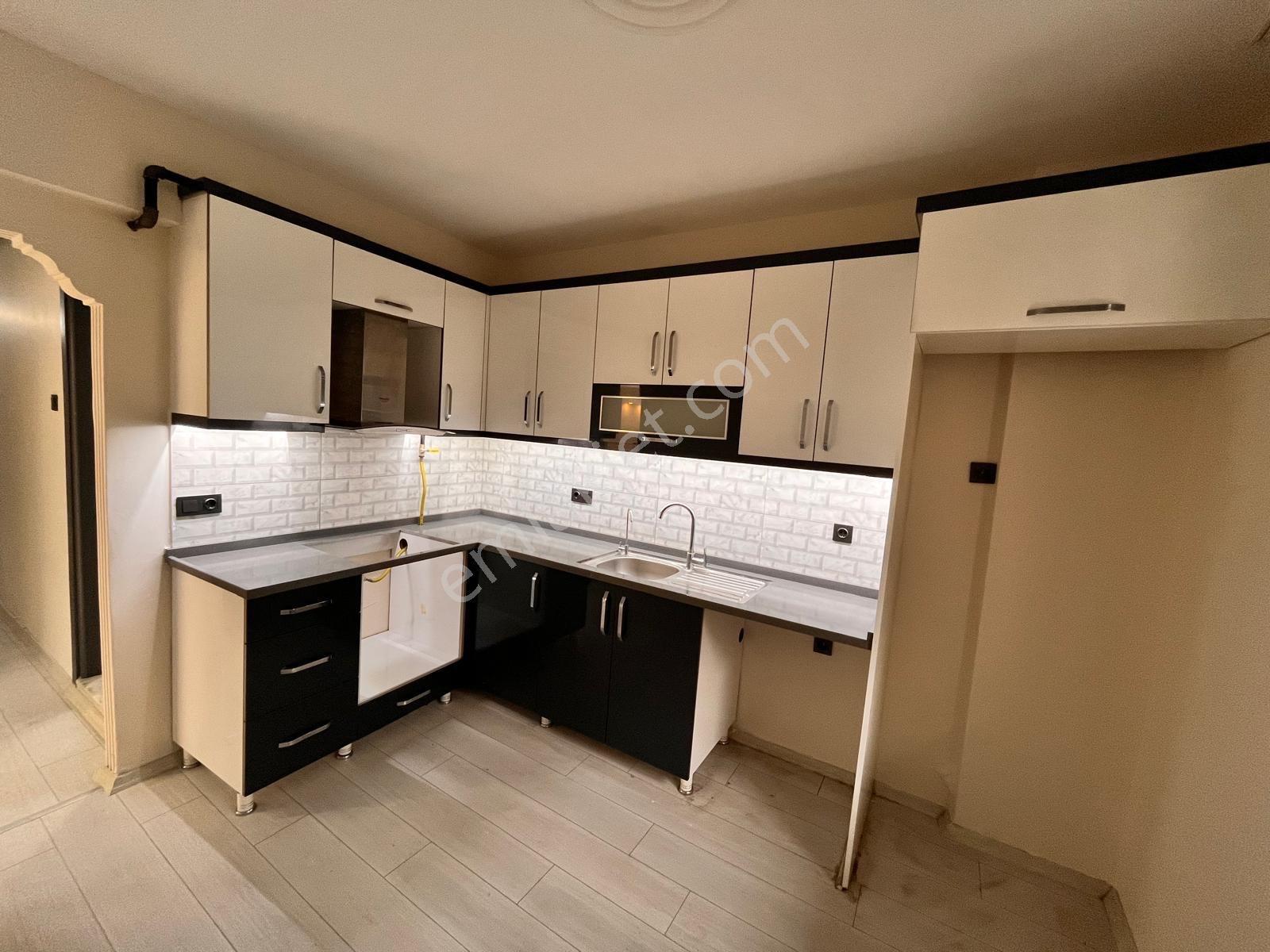 Üçyol Meydan Metro Yakını Lüks Dekorlu 3+1 115m2 Arakat Daire — fotoğraf 13