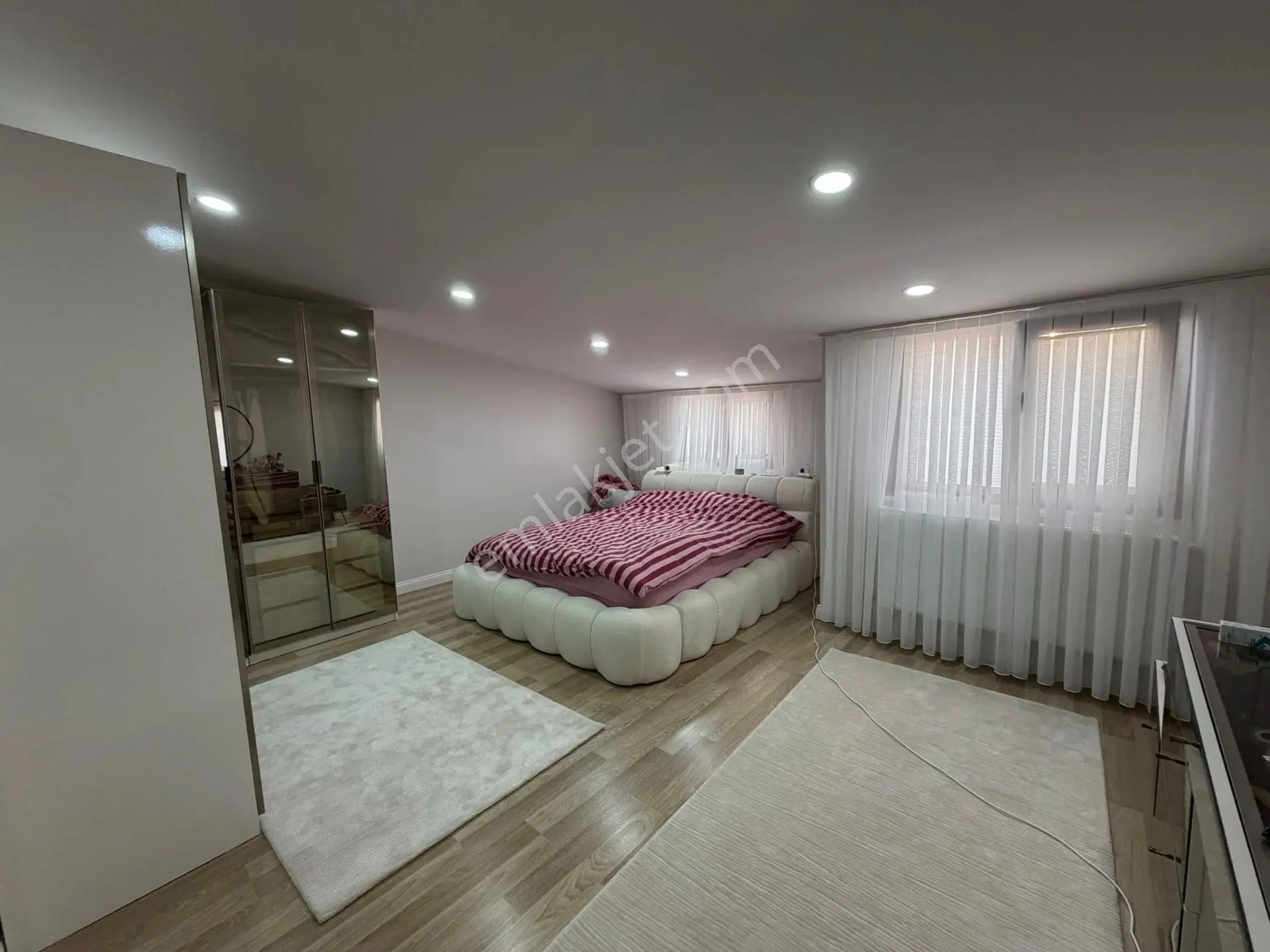Mertcan'dan Metroya 5dk İki Ailelik Geniş Lüks 5+2 Dubleks Daire — fotoğraf 14