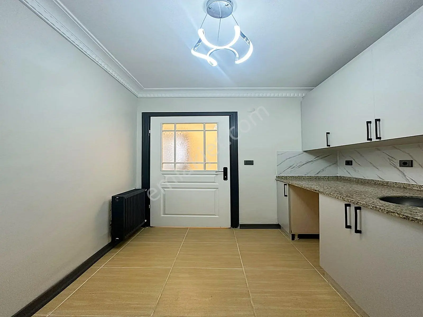 Metrobüse Yürüme Mesafesinde Full Dekorlu Giriş 2+1 Daire!!! — fotoğraf 7