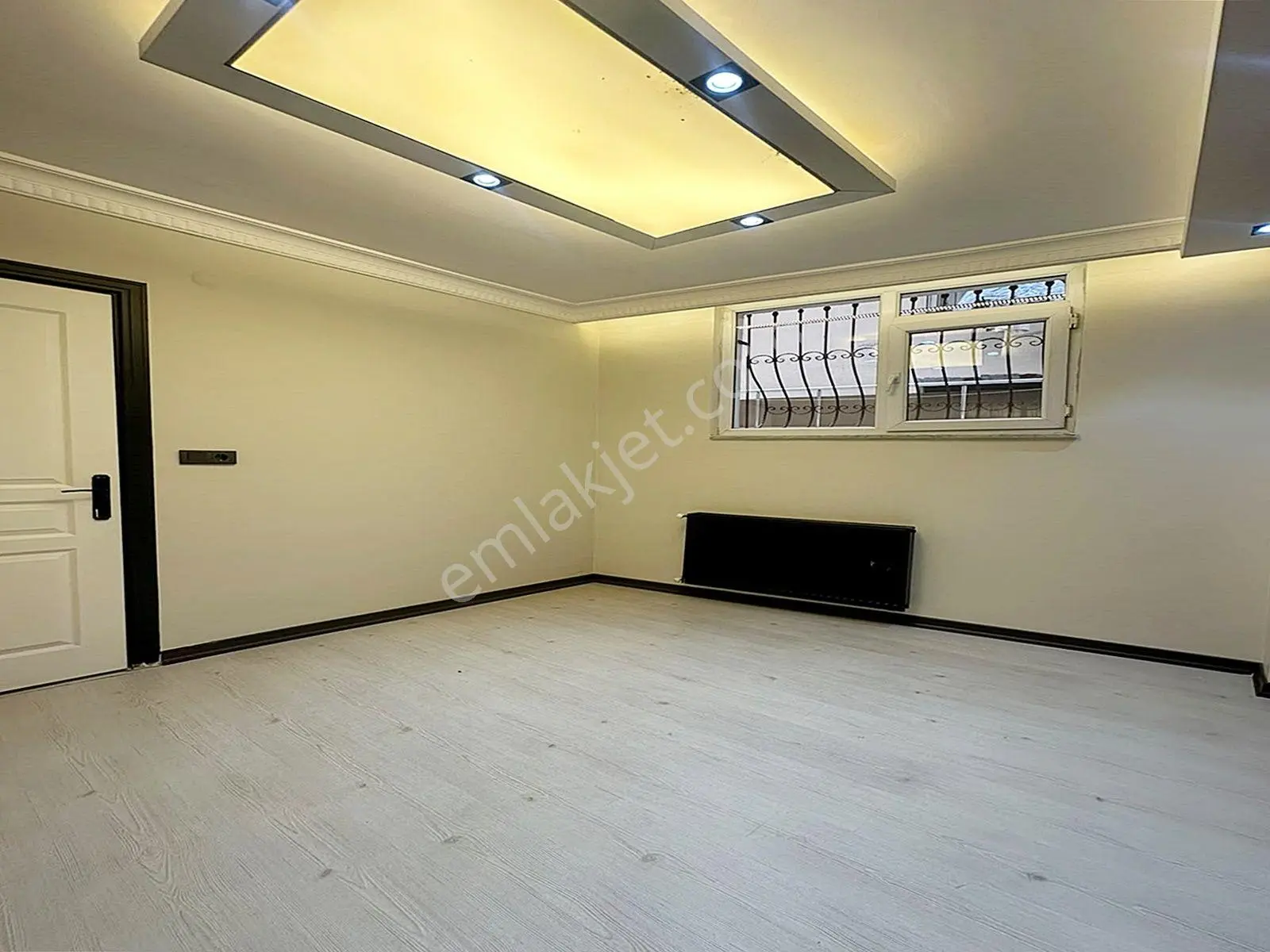 Metrobüse Yürüme Mesafesinde Full Dekorlu Giriş 2+1 Daire!!! — fotoğraf 9