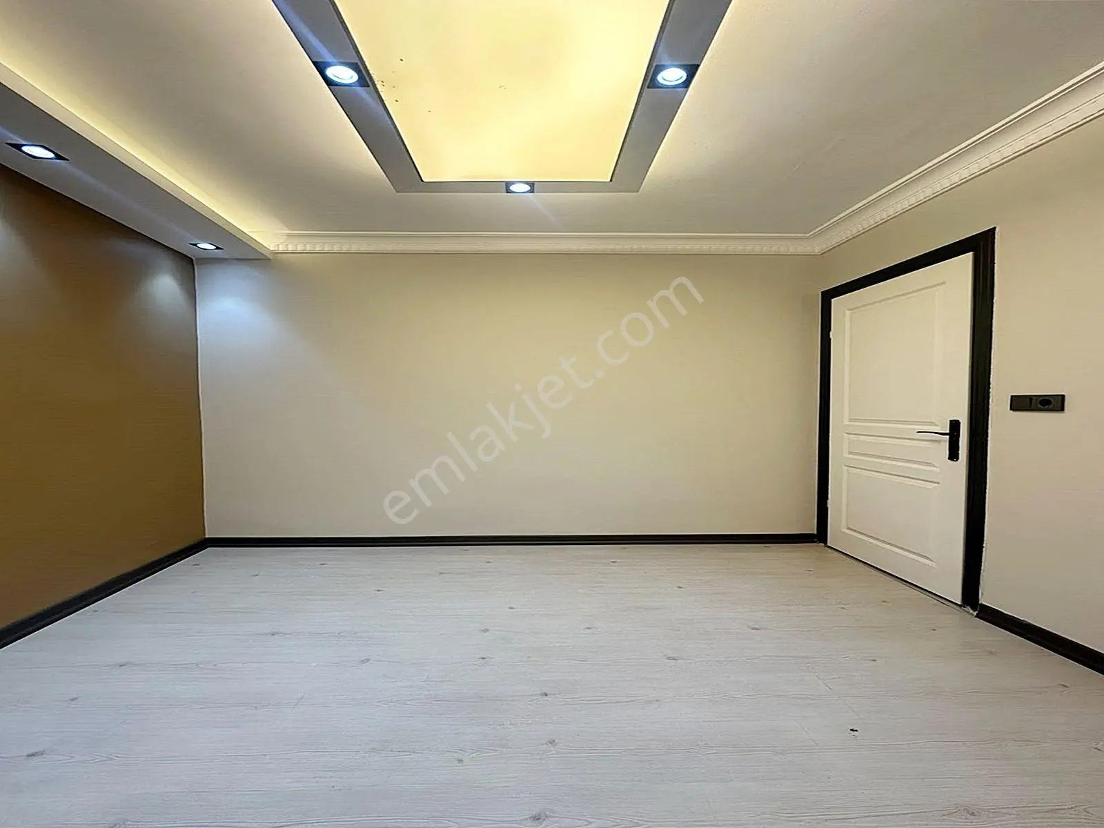 Metrobüse Yürüme Mesafesinde Full Dekorlu Giriş 2+1 Daire!!! — fotoğraf 11