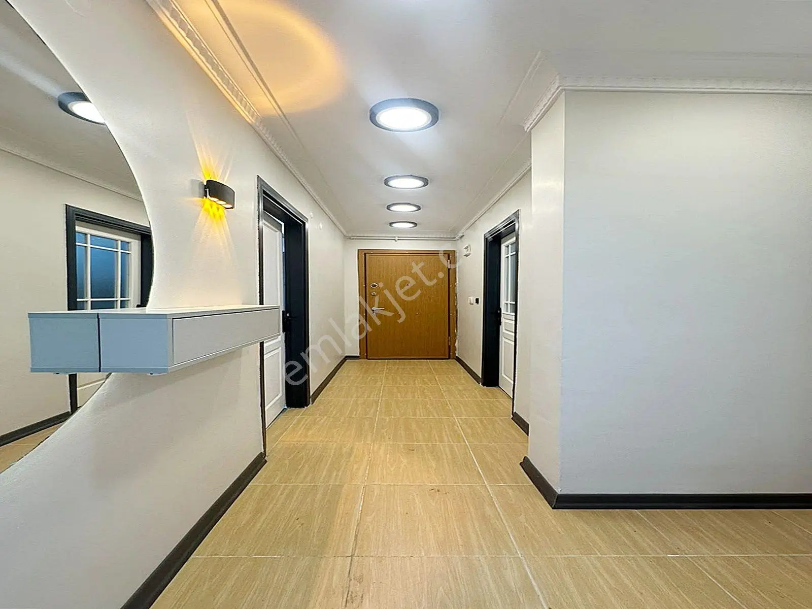 Metrobüse Yürüme Mesafesinde Full Dekorlu Giriş 2+1 Daire!!! — fotoğraf 12
