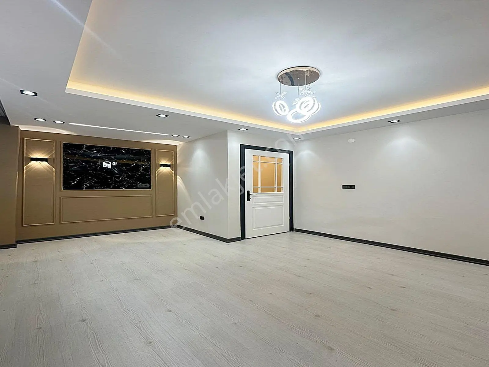 Metrobüse Yürüme Mesafesinde Full Dekorlu Giriş 2+1 Daire!!! — fotoğraf 13