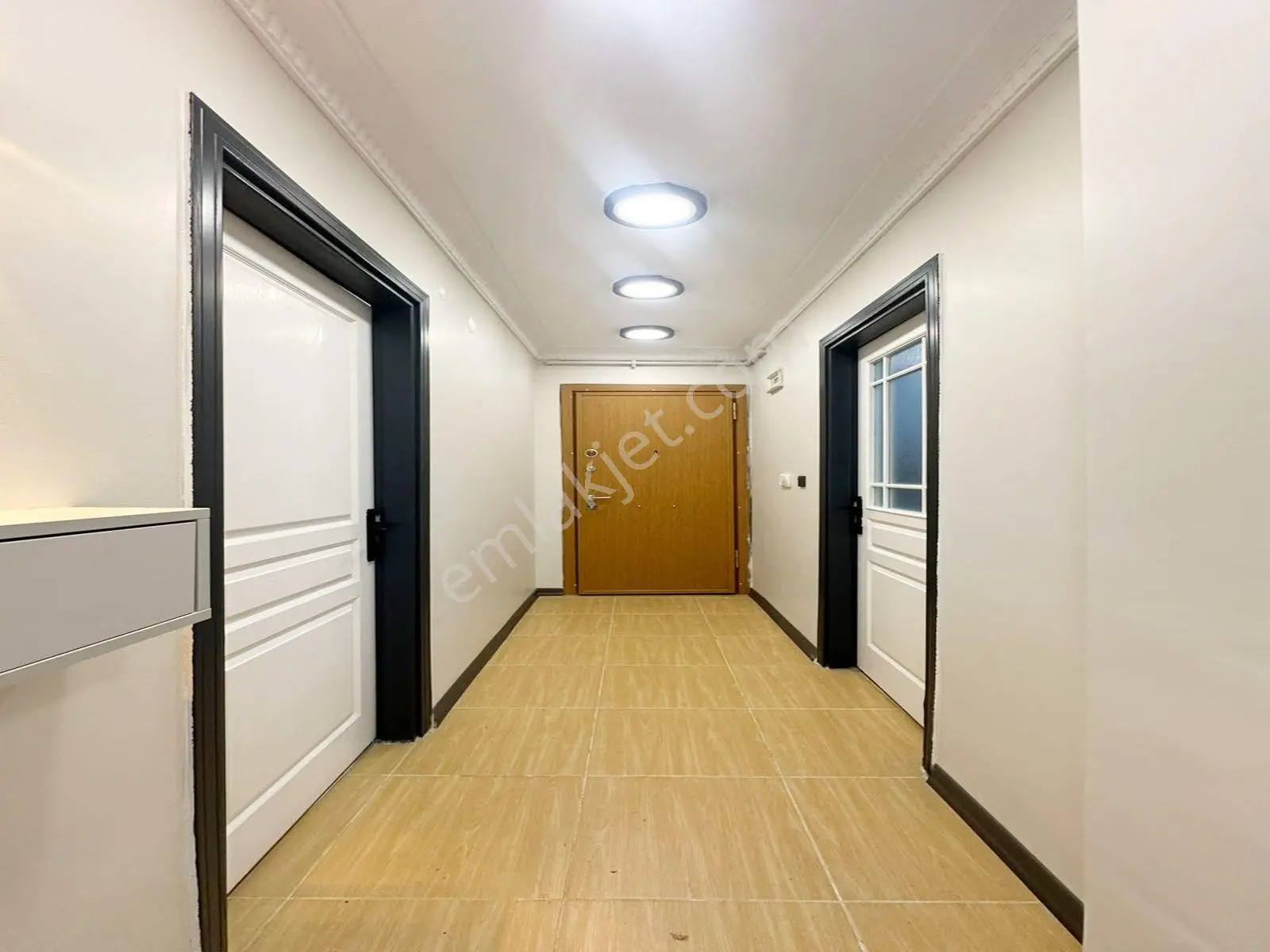 Metrobüse Yürüme Mesafesinde Full Dekorlu Giriş 2+1 Daire!!! — fotoğraf 15