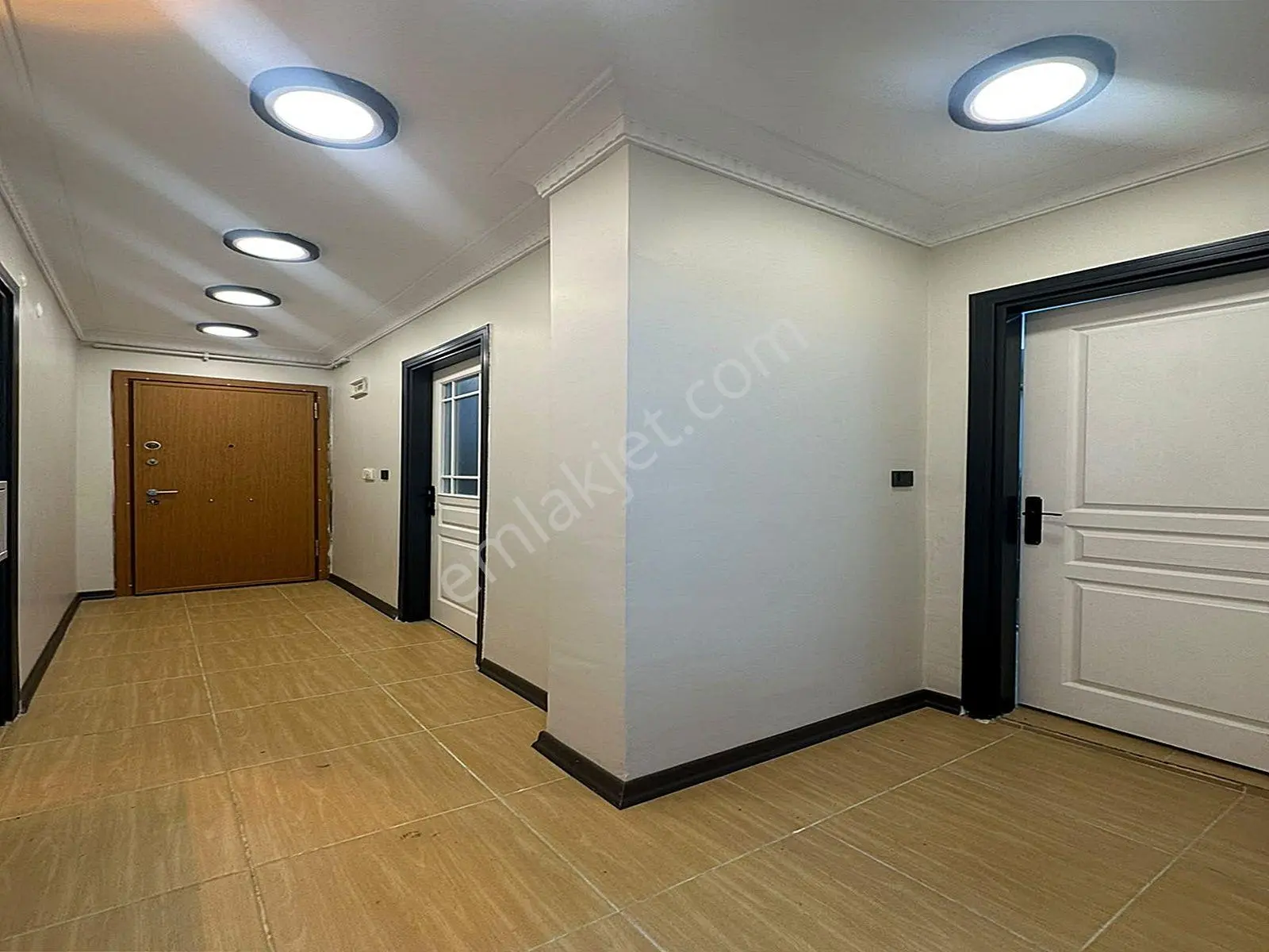 Metrobüse Yürüme Mesafesinde Full Dekorlu Giriş 2+1 Daire!!! — fotoğraf 19