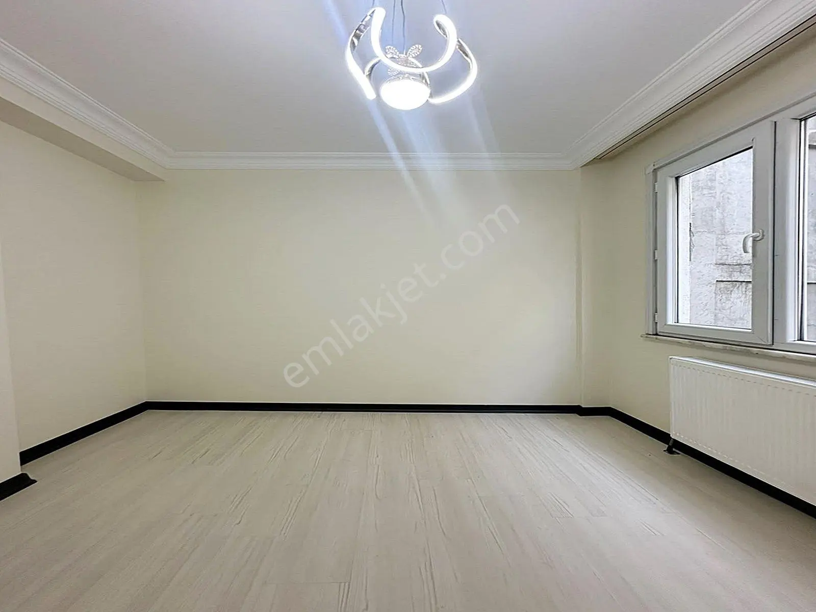 Merkezi Konumda Bahçe Katı Fiyatına Arakat 2+1 İskanlı Kelepir Satılık Daire!!! — fotoğraf 10