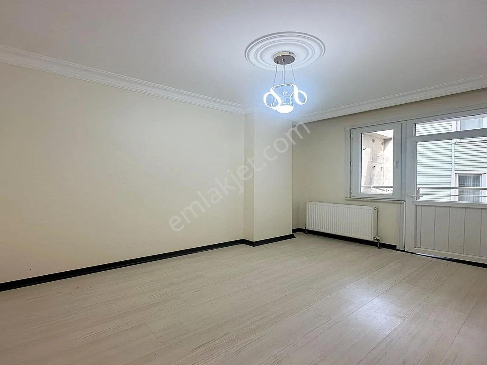 Merkezi Konumda Bahçe Katı Fiyatına Arakat 2+1 İskanlı Kelepir Satılık Daire!!! — fotoğraf 14