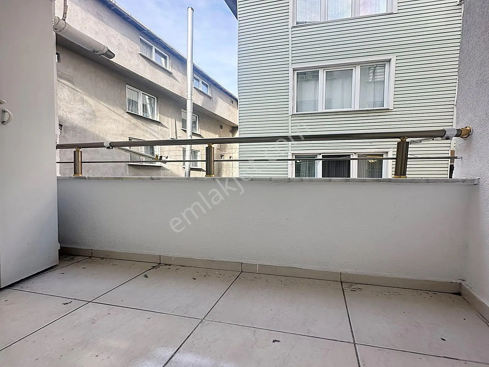 Merkezi Konumda Bahçe Katı Fiyatına Arakat 2+1 İskanlı Kelepir Satılık Daire!!! — fotoğraf 17