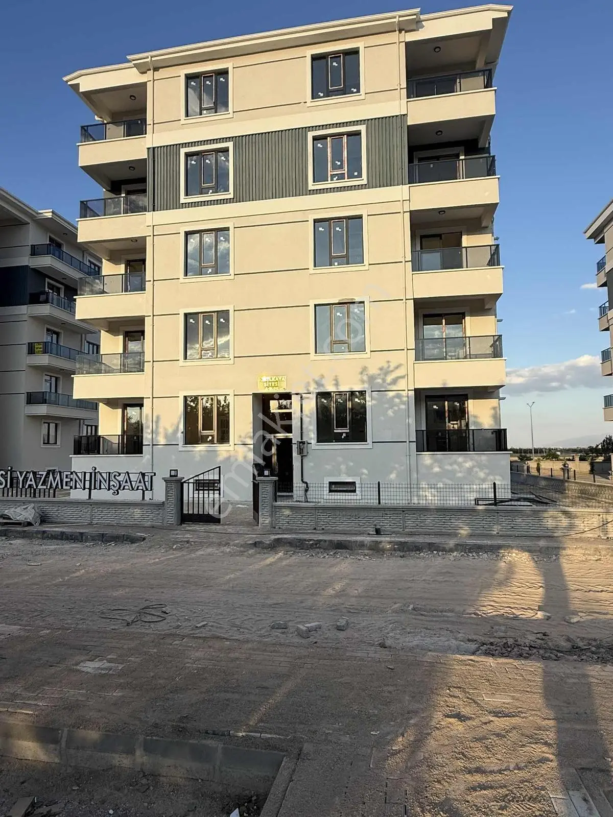 Ali İhsanpaşa Mahallesin De Satılık Lüks 3+1 Daşreller — fotoğraf 2