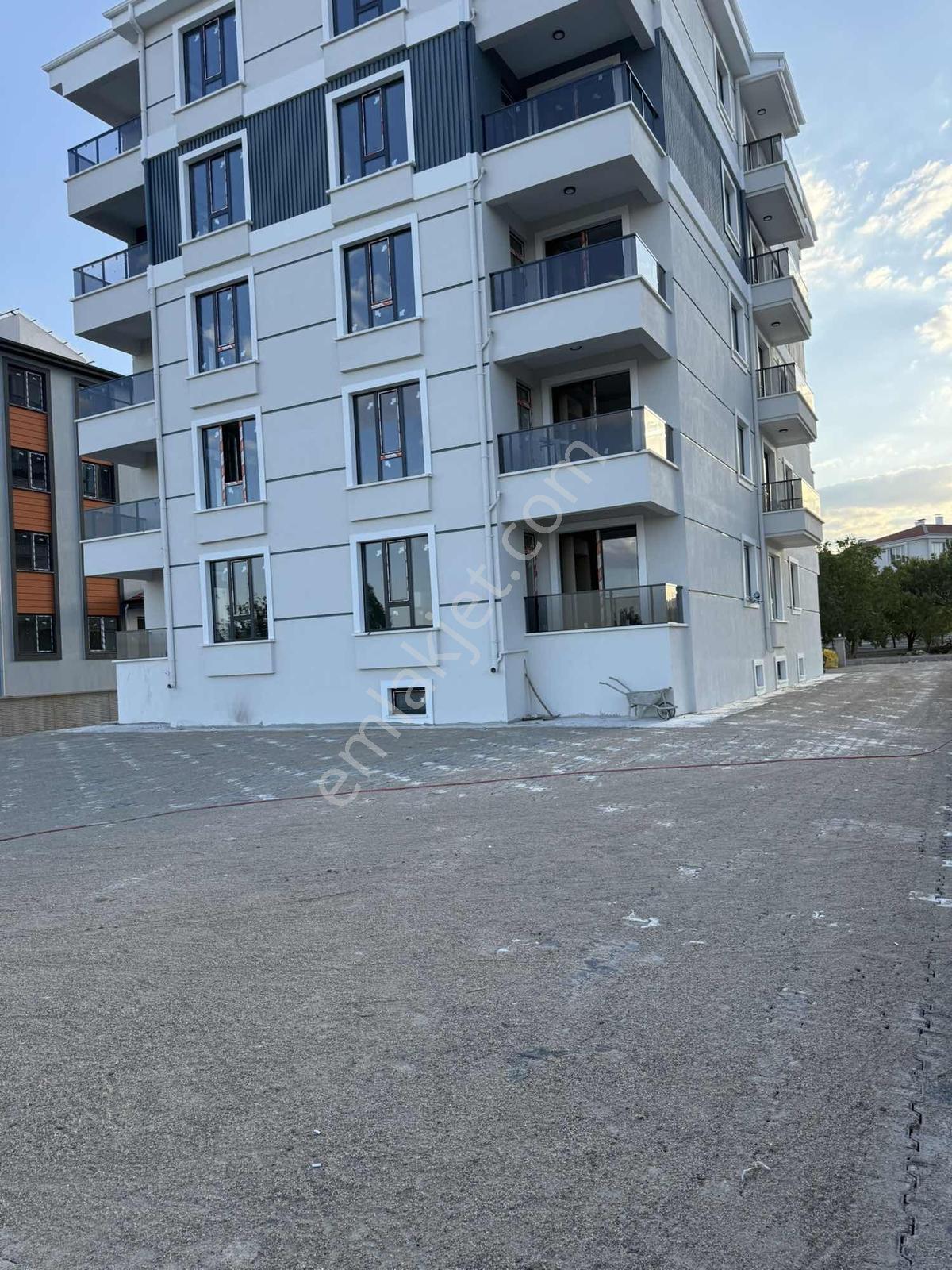 Ali İhsanpaşa Mahallesin De Satılık Lüks 3+1 Daşreller — fotoğraf 8