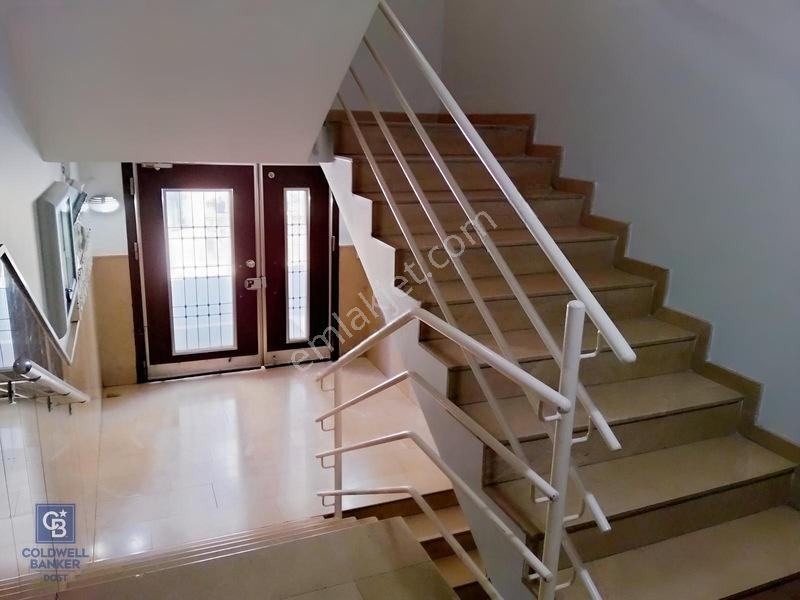 Narlıdere Yenikale'nin En Gözde Sitesinde Ferah Satılık Daire — fotoğraf 13
