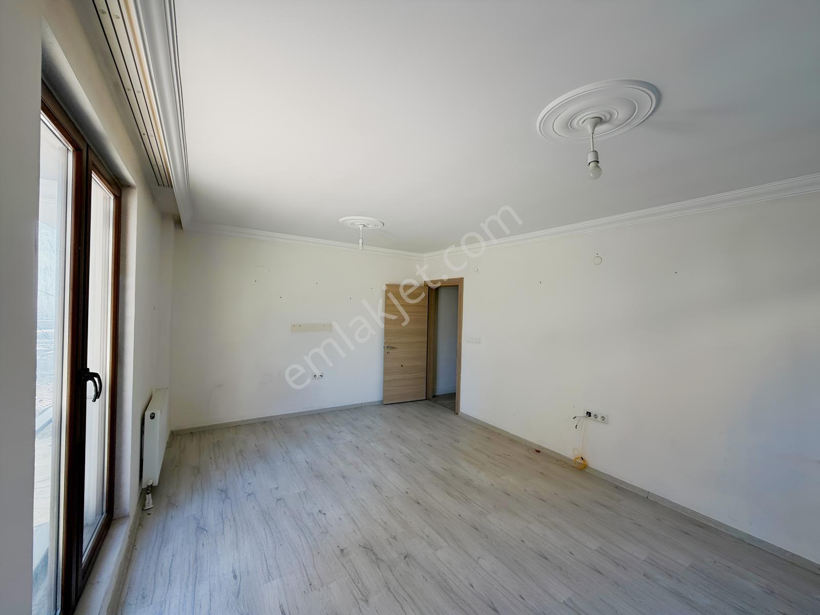 Merkeze Yakın 2+1 Otoparklı Satılık Daire — fotoğraf 18