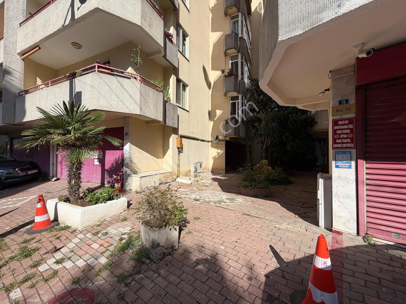İzmit Kozluk Merkez Yakını Satılık Boş 3+1 Fırsat Daire — fotoğraf 3