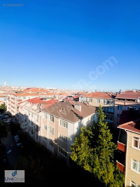 Güngören'de Yatırımlık 2.5+1 Çatı Katı Daire