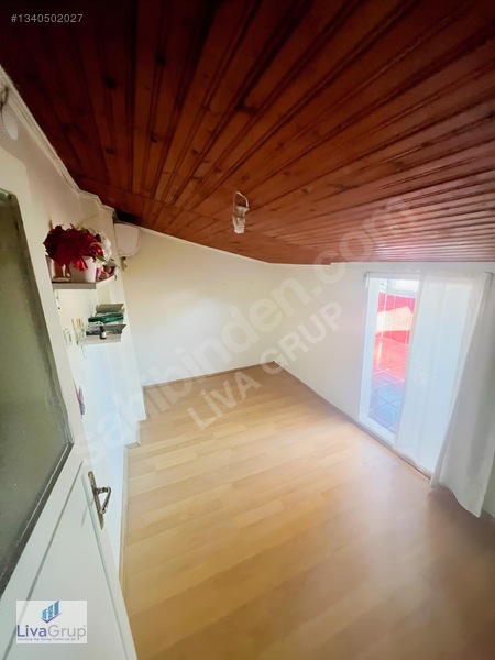 Güngören'de Yatırımlık 2.5+1 Çatı Katı Daire — fotoğraf 4