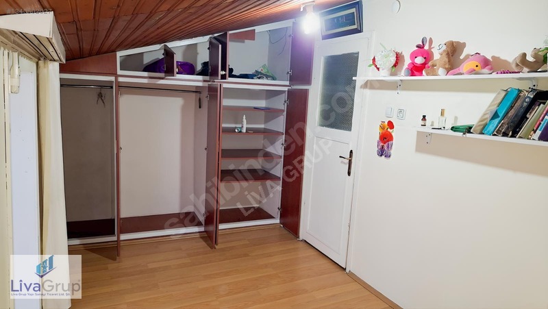 Güngören'de Yatırımlık 2.5+1 Çatı Katı Daire — fotoğraf 7