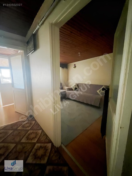 Güngören'de Yatırımlık 2.5+1 Çatı Katı Daire — fotoğraf 15