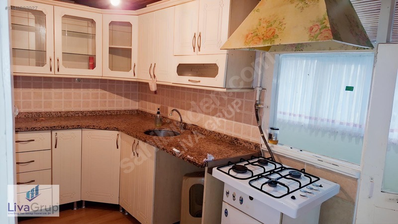 Güngören'de Yatırımlık 2.5+1 Çatı Katı Daire — fotoğraf 27