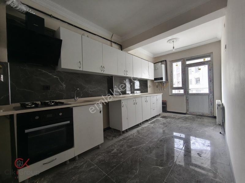 Clk Gm'Den Ömerağa'Da Fırsat Ara Kat 3+1 Cadde Üstü Satılık