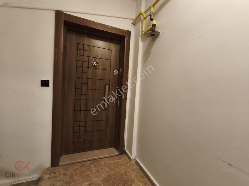 Clk Gm'den Ömerağa'da Fırsat Ara Kat 3+1 Cadde Üstü Satılık — fotoğraf 2