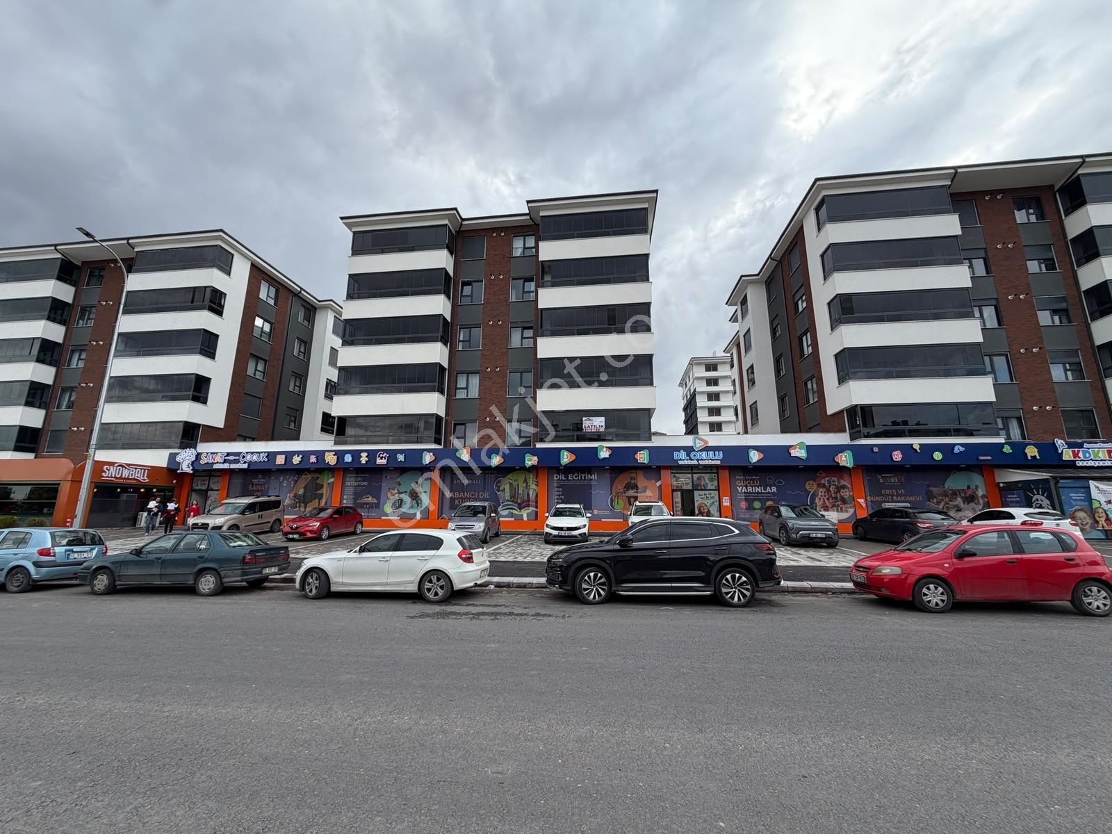 Bess'Den Vadişehir Mah. Nevruz Caddesi Üzeri Satılık 3+1 Daire