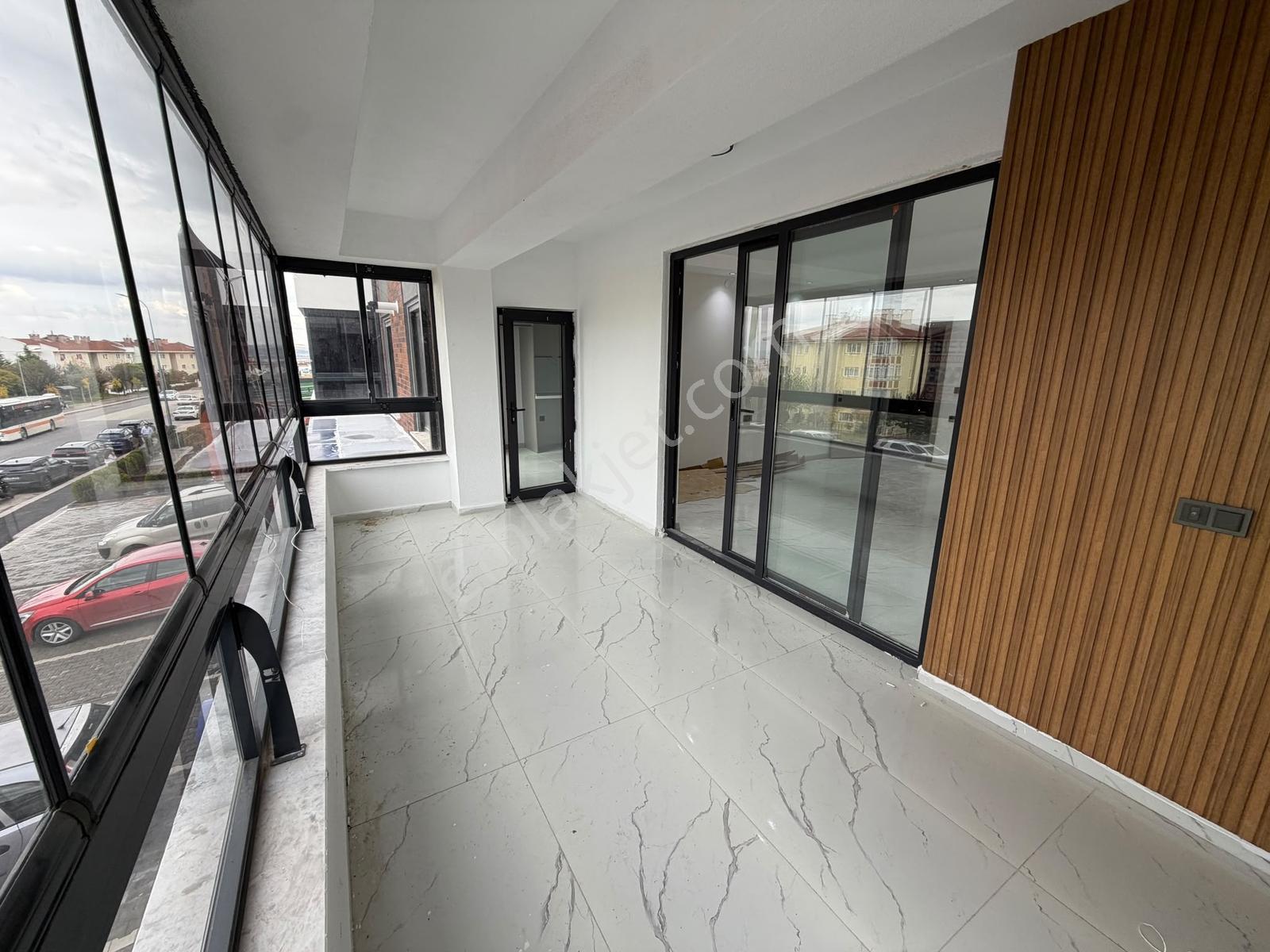 Bess'den Vadişehir Mah. Nevruz Caddesi Üzeri Satılık 3+1 Daire — fotoğraf 12